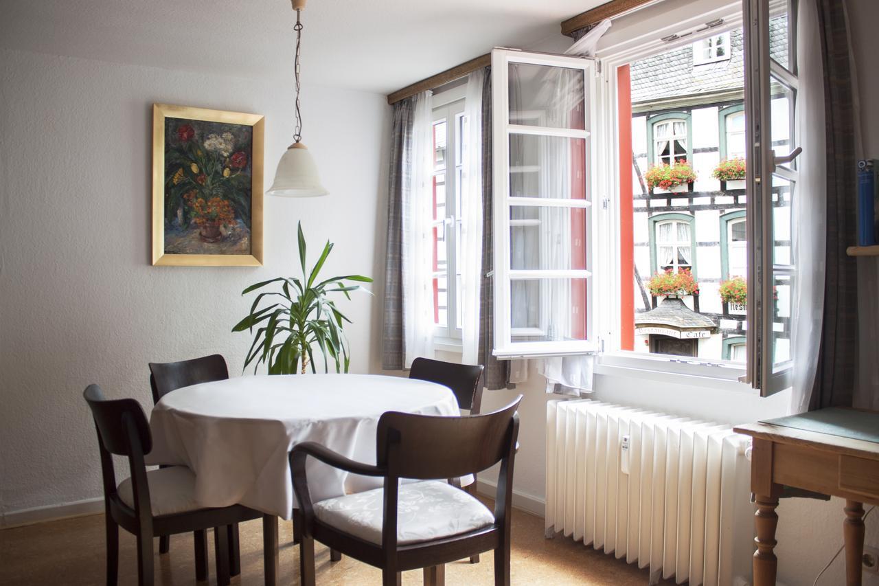 Hotel Flosdorff - Appartements Моншау Екстериор снимка